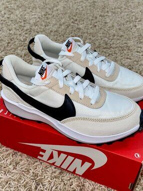 Nike Women’s Waffle Debut Shoes Sanddrift Phantom White DH9523-102, Size 7 (New)